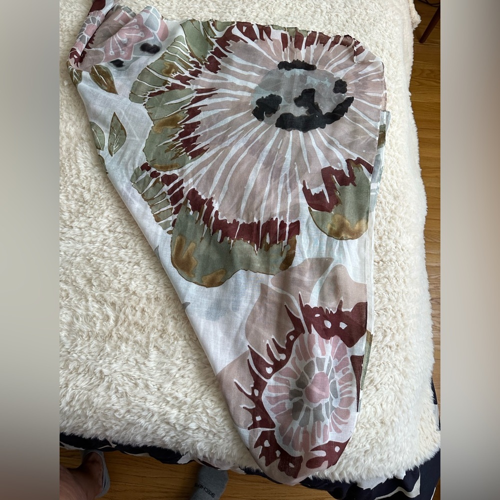 Floral Patterned Scarf - Picture 2 of 4
